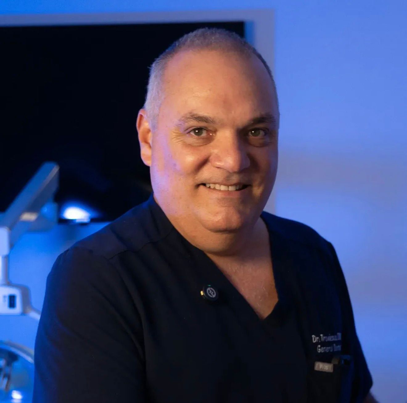 Dr. Eladio M. Traviesas